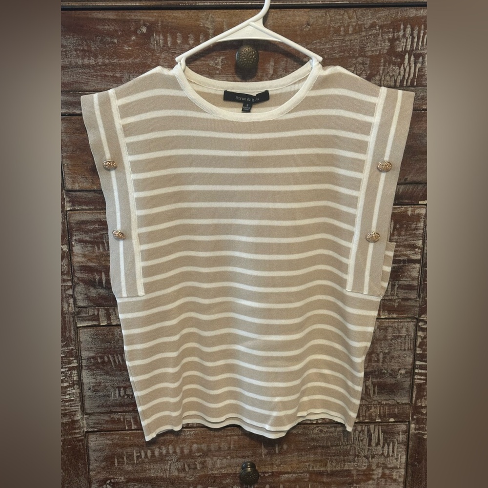 Strut & Bolt sleeveless sweater with gold button details. Size small. EUC.